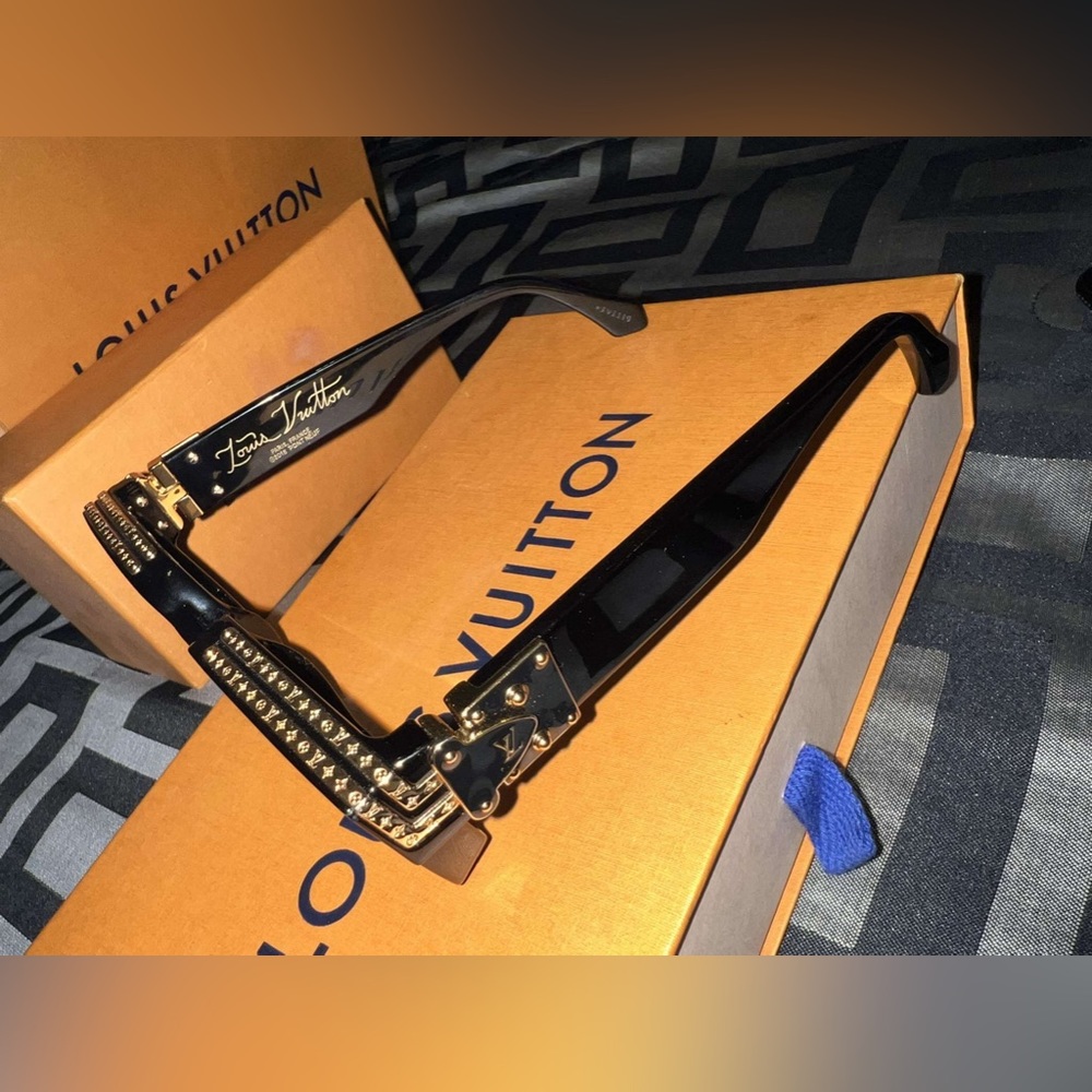 1.1 millionaires unisex sunglasses - Picture 2 of 4